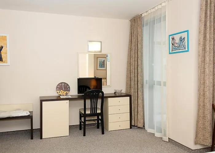 Sunny In Berlin, Steps From The Beach! By Flat Mаnager Golden Sands